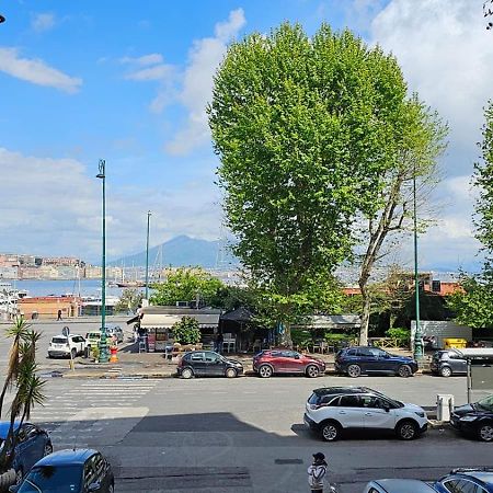 Napoli Lungomare Caracciolo Mon Amour Exterior photo